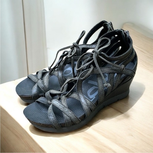 OTBT Nomadic Wedge Sandal in Gray Women’s Size 6 1/2 NWT - Picture 3 of 8